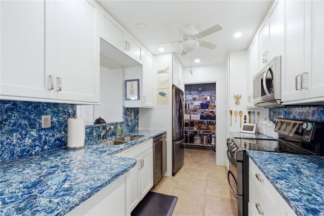 704 PORTIA STREET N, Nokomis, FL 34275