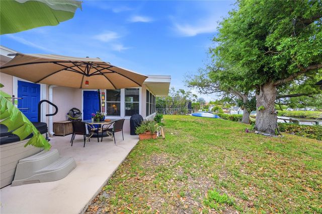 704 PORTIA STREET N, Nokomis, FL 34275