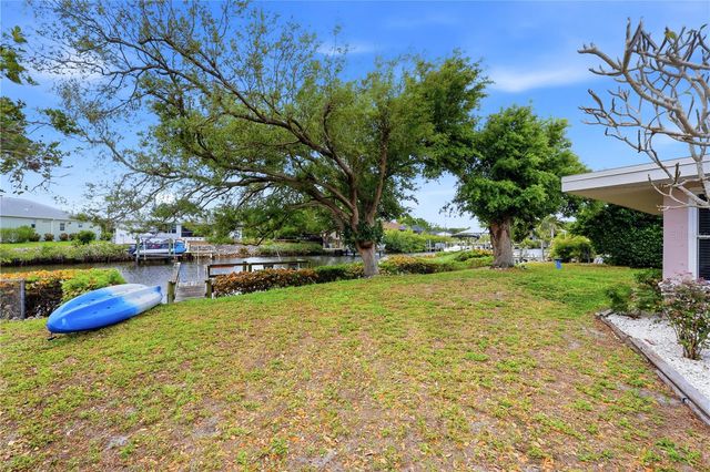 704 PORTIA STREET N, Nokomis, FL 34275