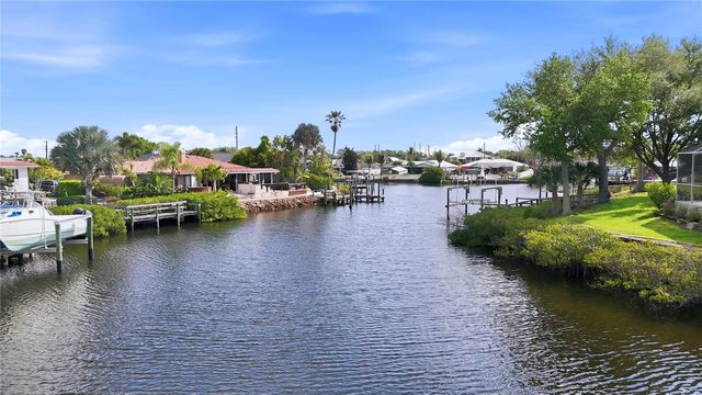 704 PORTIA STREET N, Nokomis, FL 34275