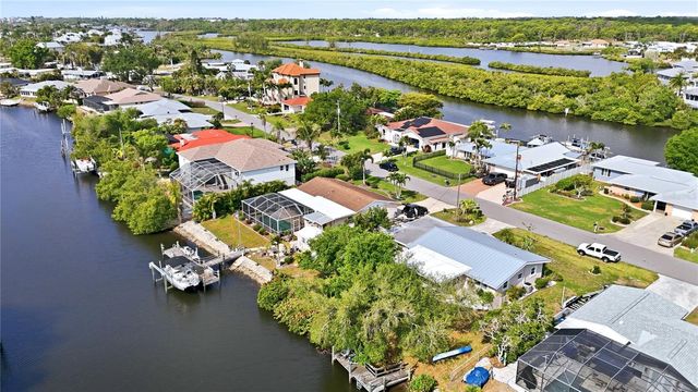 704 PORTIA STREET N, Nokomis, FL 34275