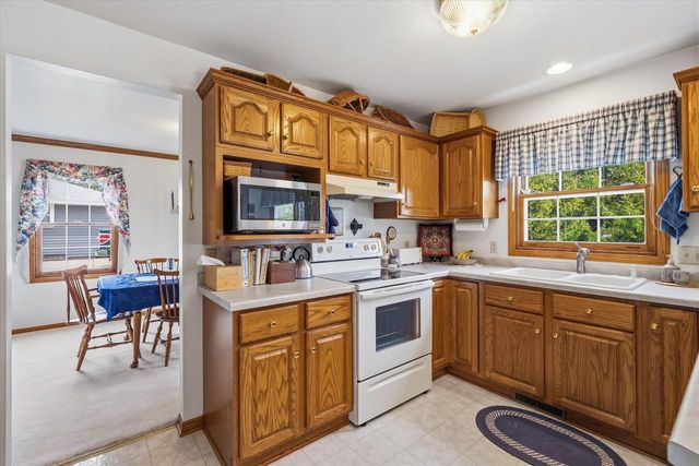 410 Claremont ROAD, Saukville, WI 53080