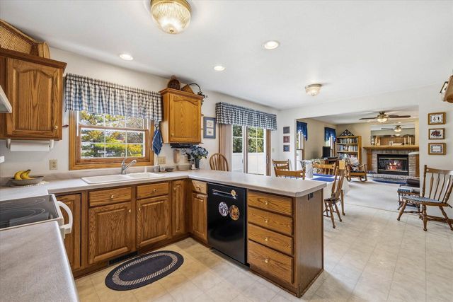 410 Claremont ROAD, Saukville, WI 53080