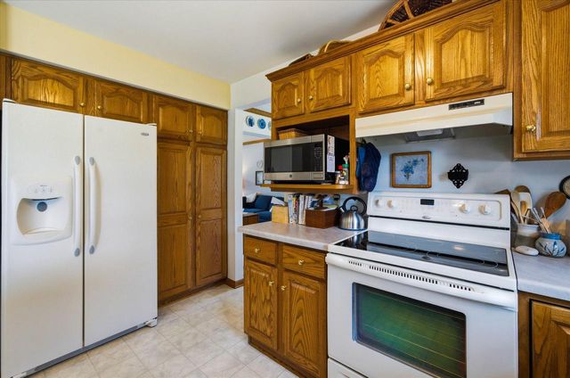 410 Claremont ROAD, Saukville, WI 53080
