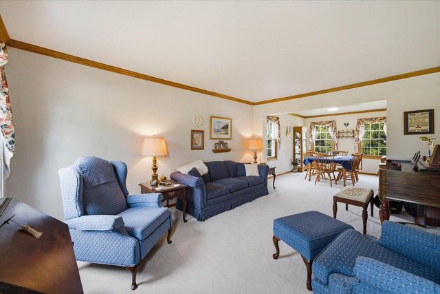 410 Claremont ROAD, Saukville, WI 53080