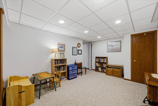 410 Claremont ROAD, Saukville, WI 53080
