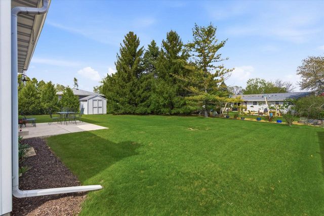 410 Claremont ROAD, Saukville, WI 53080