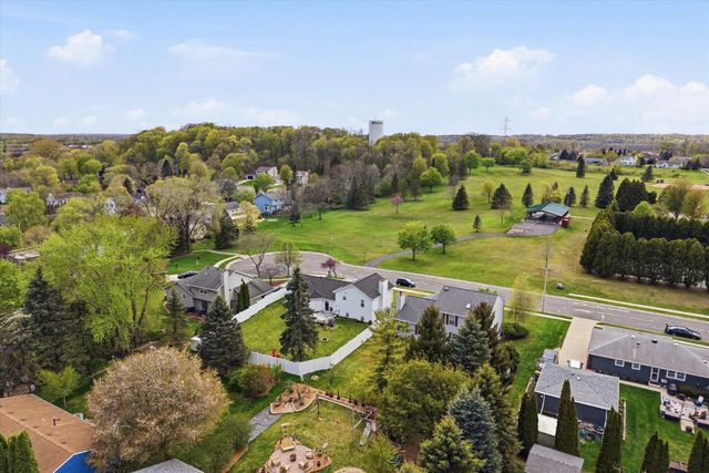 410 Claremont ROAD, Saukville, WI 53080