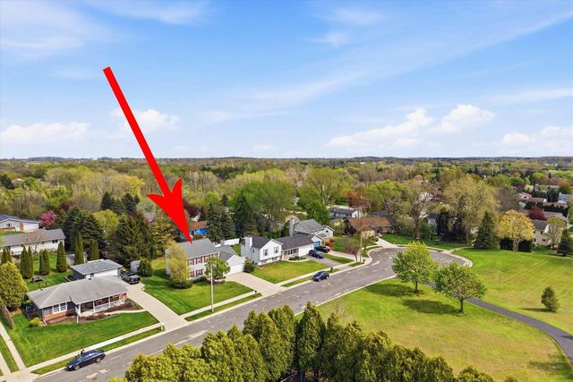 410 Claremont ROAD, Saukville, WI 53080