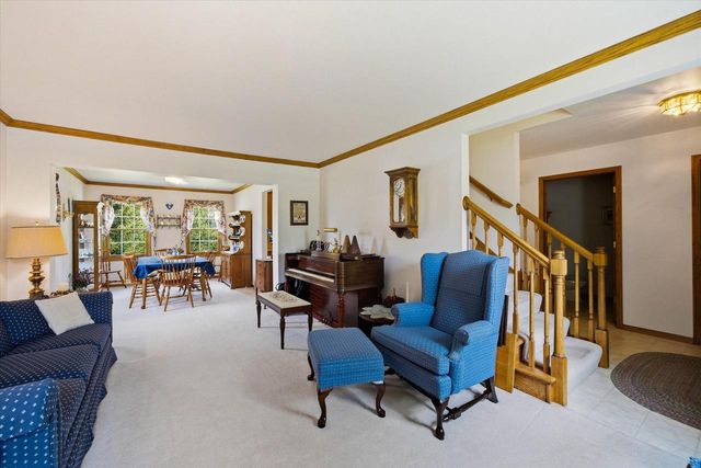 410 Claremont ROAD, Saukville, WI 53080