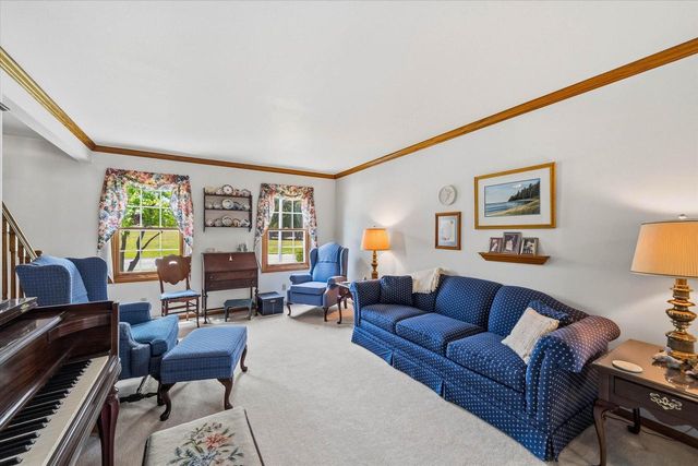 410 Claremont ROAD, Saukville, WI 53080