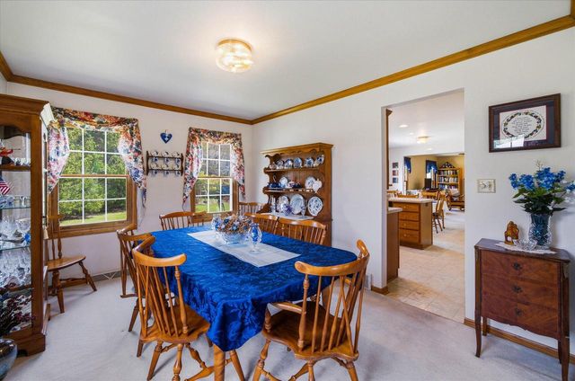 410 Claremont ROAD, Saukville, WI 53080