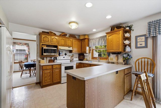 410 Claremont ROAD, Saukville, WI 53080