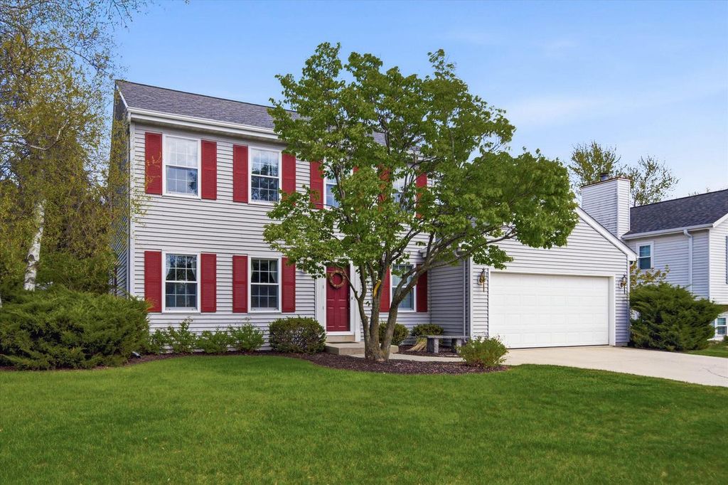 410 Claremont ROAD, Saukville, WI 53080