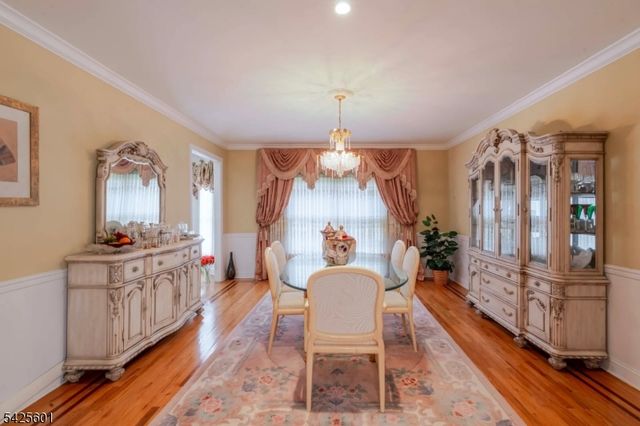 12 Morgan Way, East Hanover Twp., NJ 07936