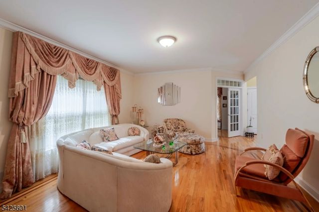 12 Morgan Way, East Hanover Twp., NJ 07936