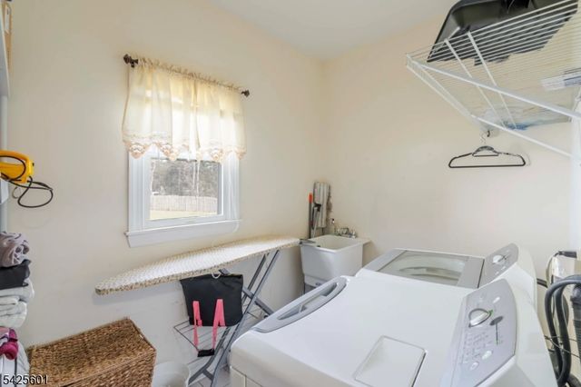 12 Morgan Way, East Hanover Twp., NJ 07936