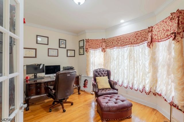 12 Morgan Way, East Hanover Twp., NJ 07936