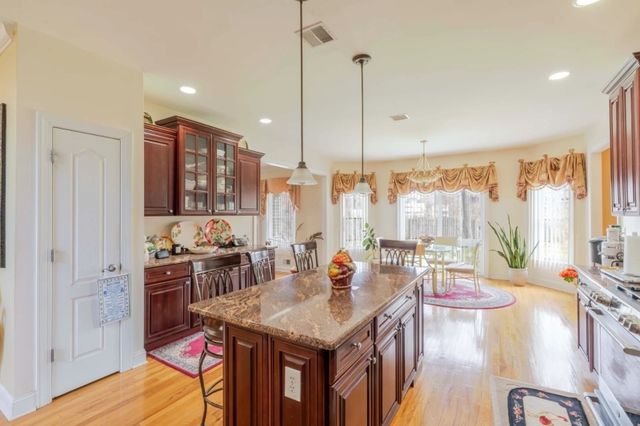 12 Morgan Way, East Hanover Twp., NJ 07936