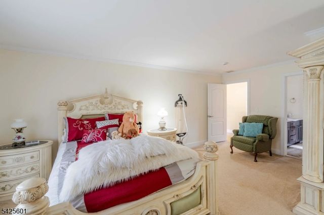 12 Morgan Way, East Hanover Twp., NJ 07936