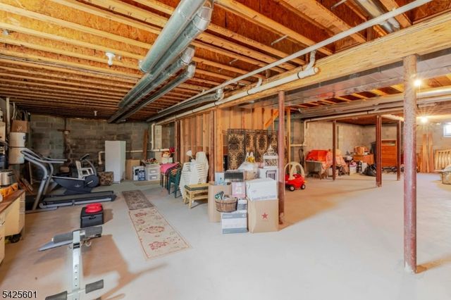 12 Morgan Way, East Hanover Twp., NJ 07936