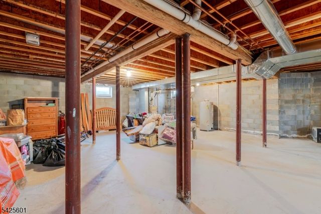 12 Morgan Way, East Hanover Twp., NJ 07936