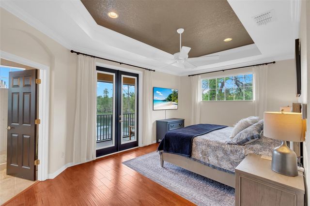 8204 VILLA GRANDE COURT, Sarasota, FL 34243