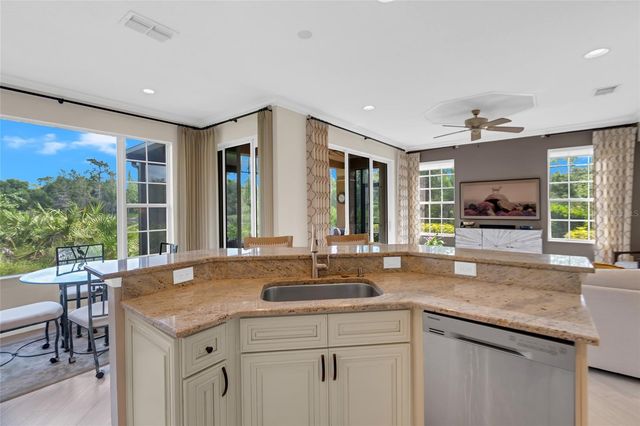 8204 VILLA GRANDE COURT, Sarasota, FL 34243