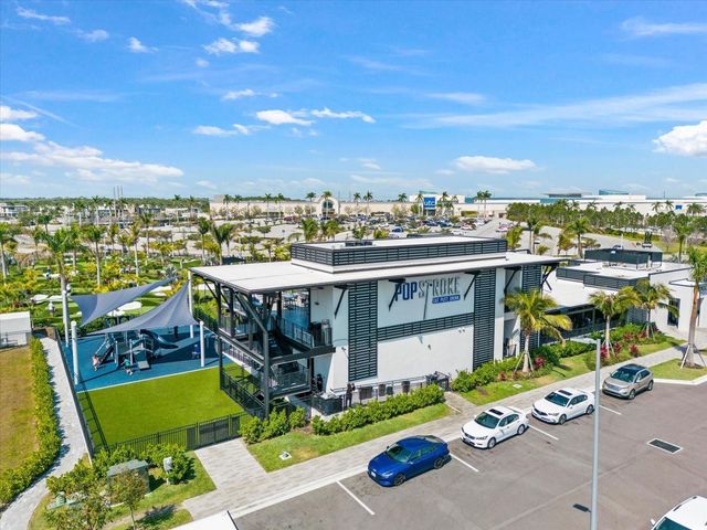 8204 VILLA GRANDE COURT, Sarasota, FL 34243