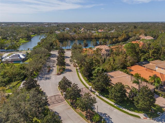 8204 VILLA GRANDE COURT, Sarasota, FL 34243