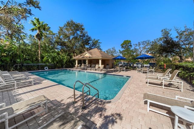 8204 VILLA GRANDE COURT, Sarasota, FL 34243