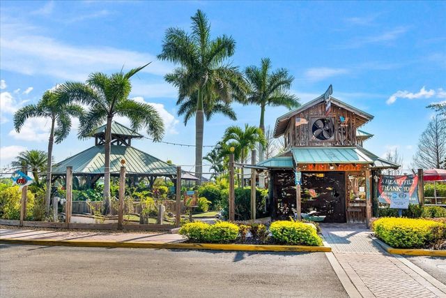 8204 VILLA GRANDE COURT, Sarasota, FL 34243