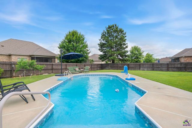 303 Brown Thrasher Lane, Kathleen, GA 31047