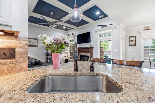 303 Brown Thrasher Lane, Kathleen, GA 31047