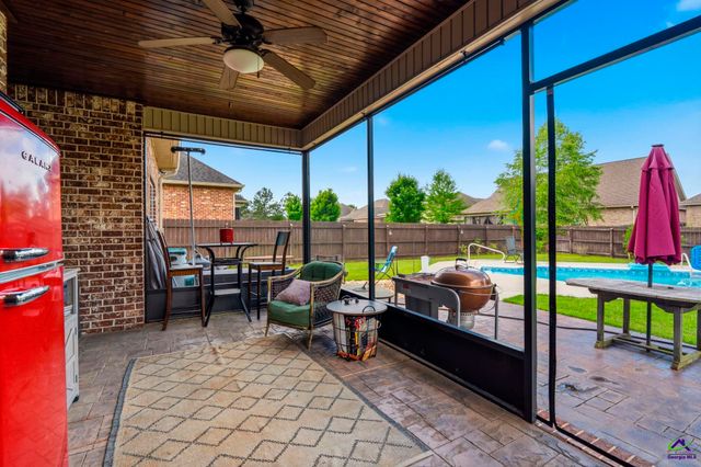 303 Brown Thrasher Lane, Kathleen, GA 31047