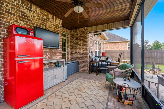 303 Brown Thrasher Lane, Kathleen, GA 31047