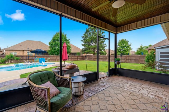 303 Brown Thrasher Lane, Kathleen, GA 31047
