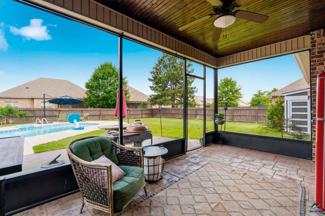 303 Brown Thrasher Lane, Kathleen, GA 31047
