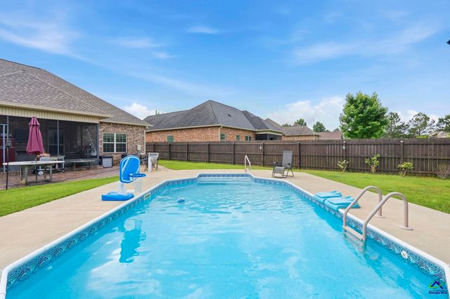 303 Brown Thrasher Lane, Kathleen, GA 31047