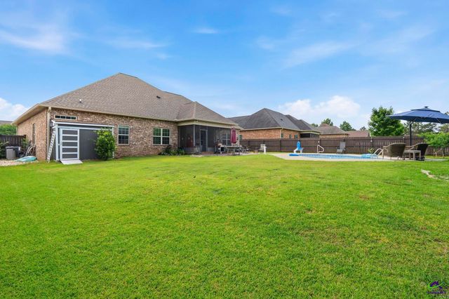303 Brown Thrasher Lane, Kathleen, GA 31047