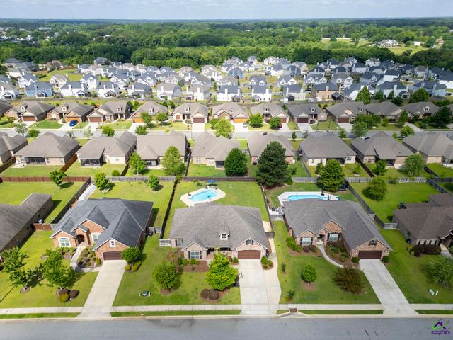 303 Brown Thrasher Lane, Kathleen, GA 31047