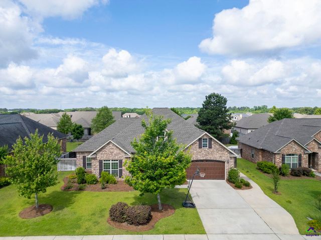 303 Brown Thrasher Lane, Kathleen, GA 31047