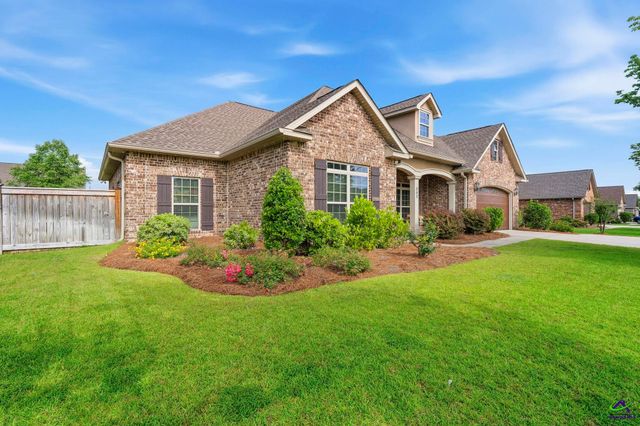 303 Brown Thrasher Lane, Kathleen, GA 31047