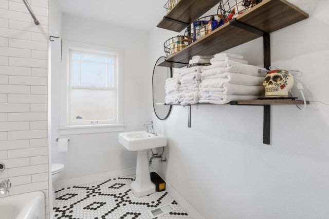 5038 E Commerce Ave, Spokane, WA 99212