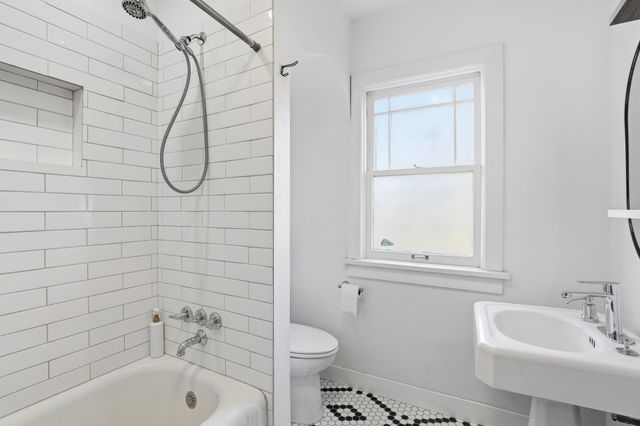 5038 E Commerce Ave, Spokane, WA 99212