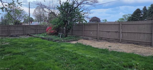 700 Whipple Avenue NW, Canton, OH 44708