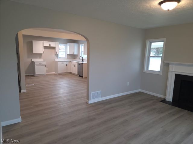 700 Whipple Avenue NW, Canton, OH 44708