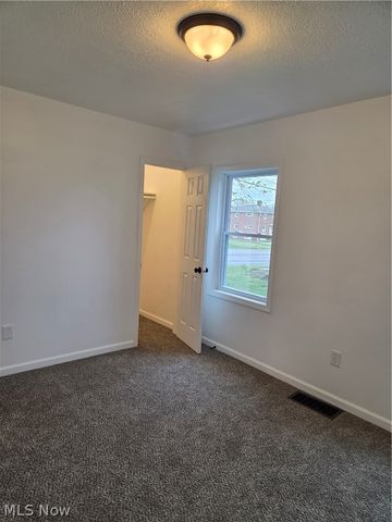 700 Whipple Avenue NW, Canton, OH 44708