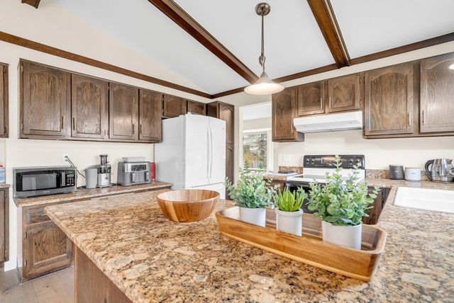306 Antoinette Drive, Rochester Hills, MI 48309
