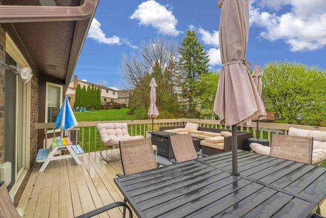 306 Antoinette Drive, Rochester Hills, MI 48309